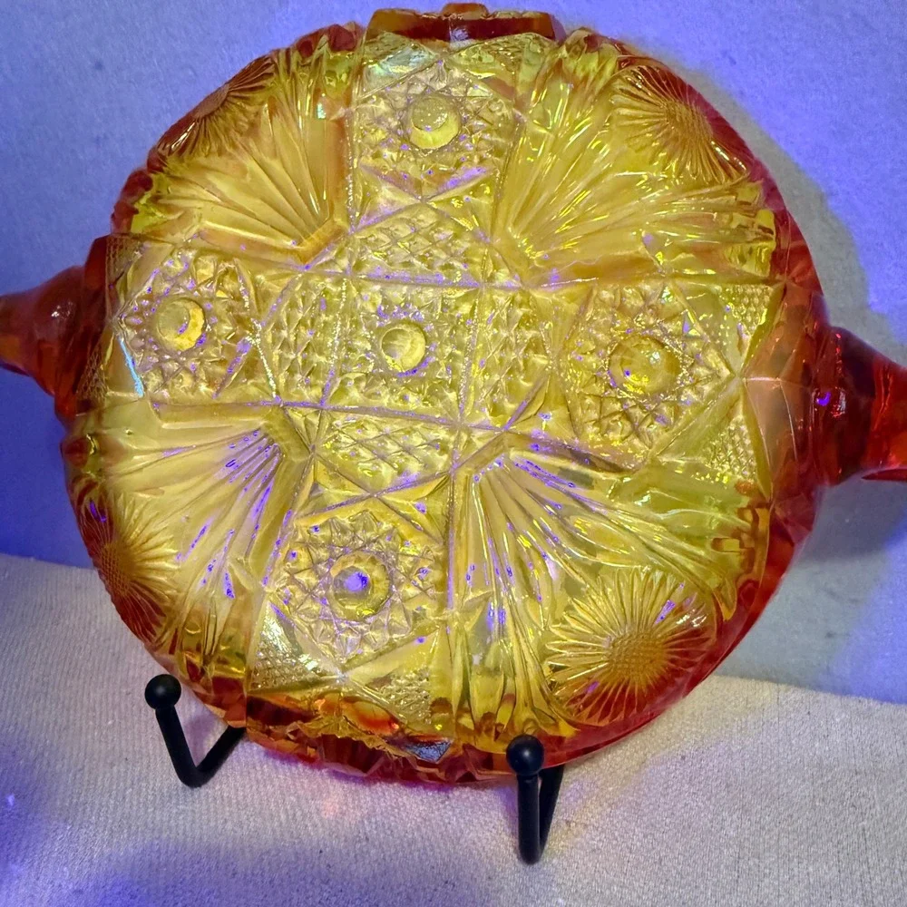 Vintage L.E. Smith Amberina Glass Daisy and Button‎ Two Handled Bon Bon Dish